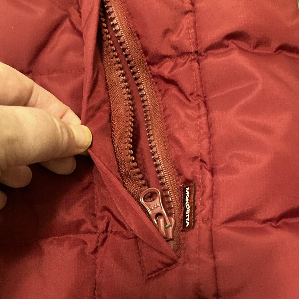 Mondetta Women's Quilted Puffer Vest Down Filled Dark Red Size US L EUC - Picture 4 of 8